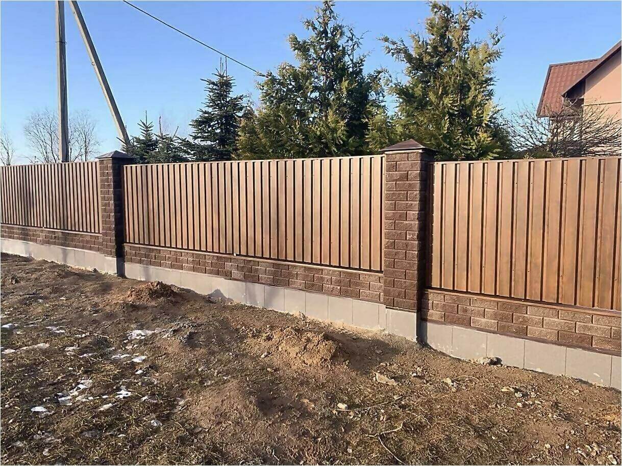 Забор из профлиста НС-21 цвет Printech темное дерево фото7 в Калуге