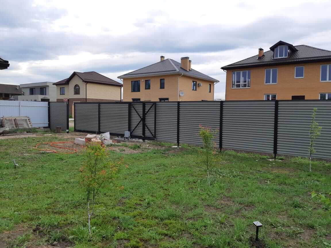 zabor-zhalyuzi-ral8019-temnyy-shokolad-foto3 в Калуге