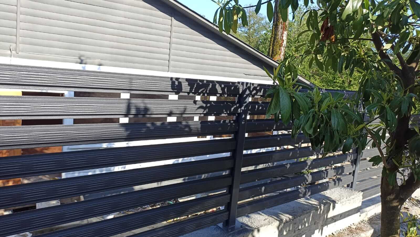 Забор из штакетника 90м RAL7024/7024 Серый Графит фото7 в Калуге