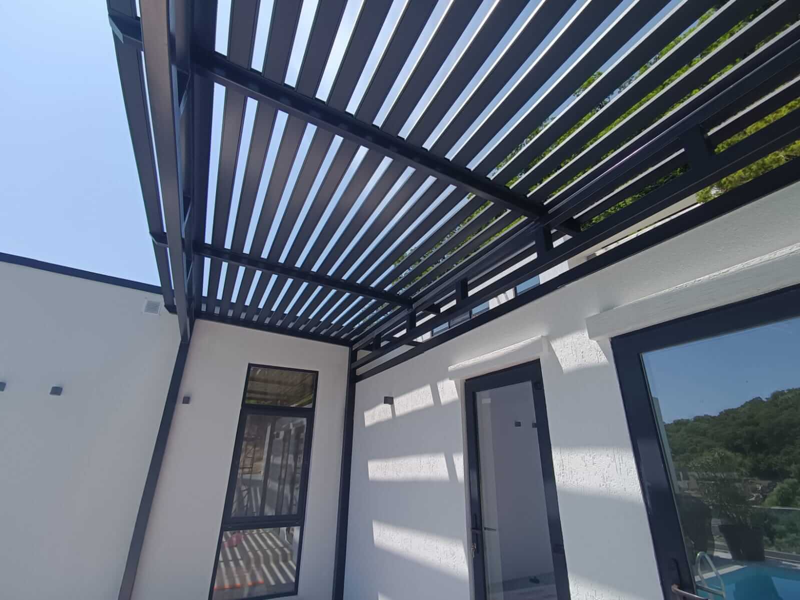 пергола из металлического планкена RAL7024 серый графит фото4 в Калуге