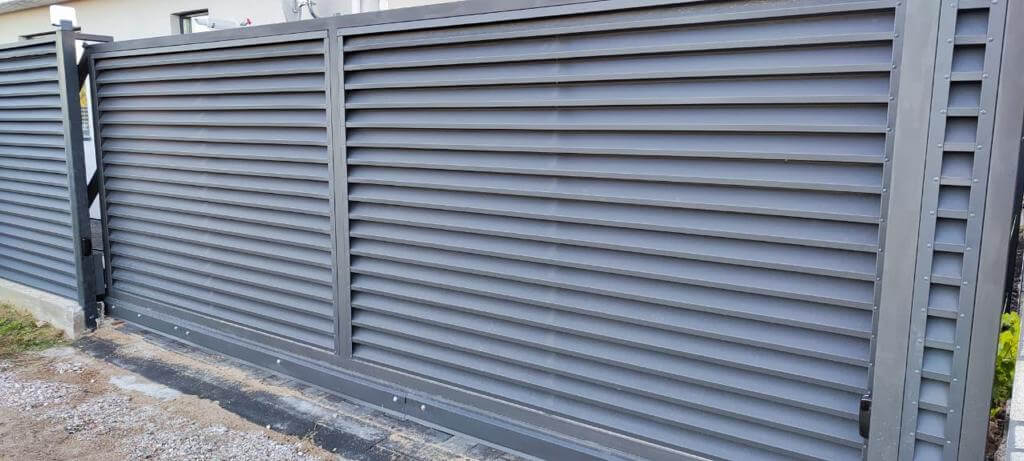 забор с ламелями эко-z ral7024/7024 серый графит двусторонний матте фото7 в Калуге