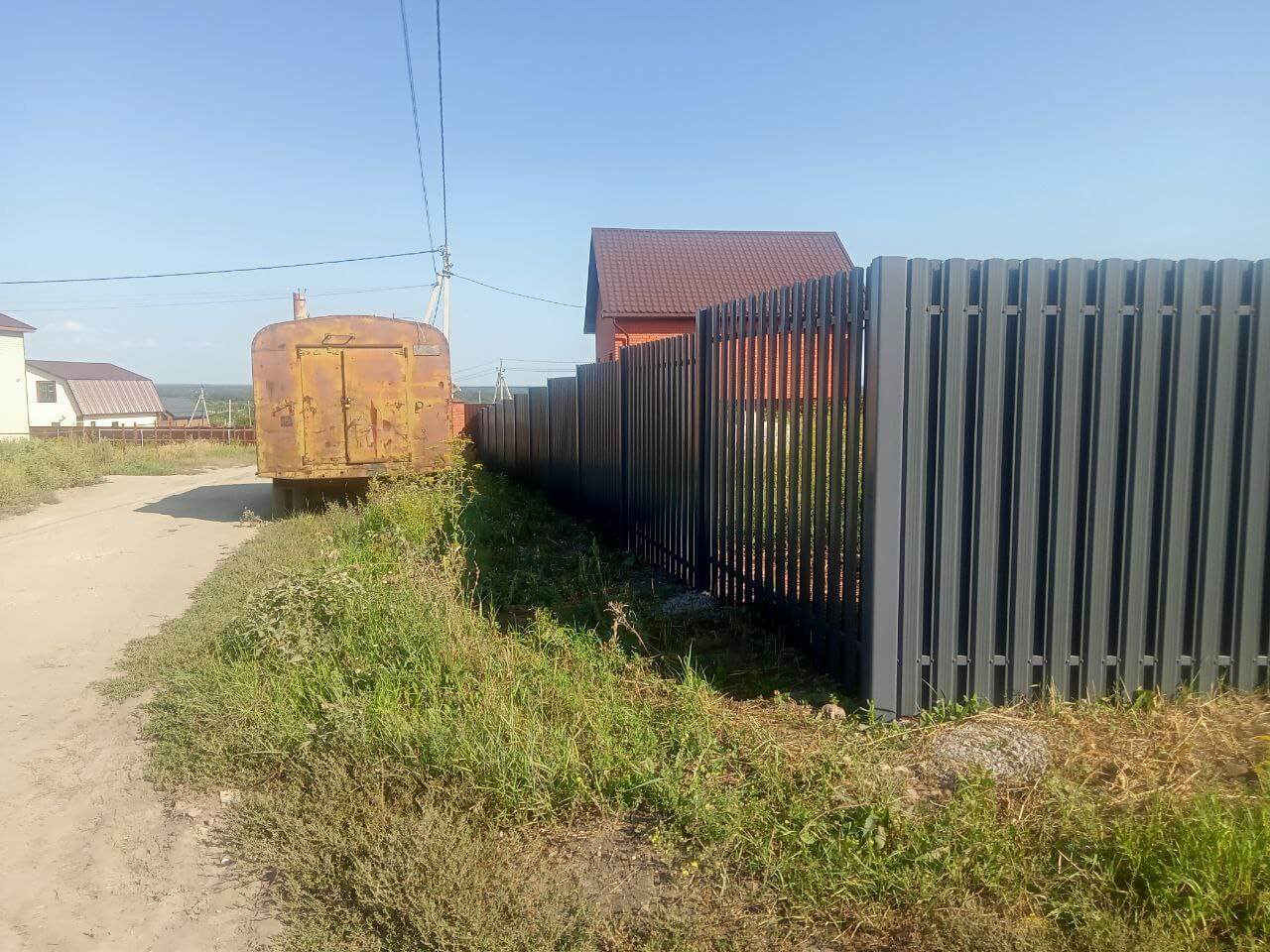 Забор из евроштакетника 21м RAL7024/7024 Серый Графит двусторонний фото 2 в Калуге