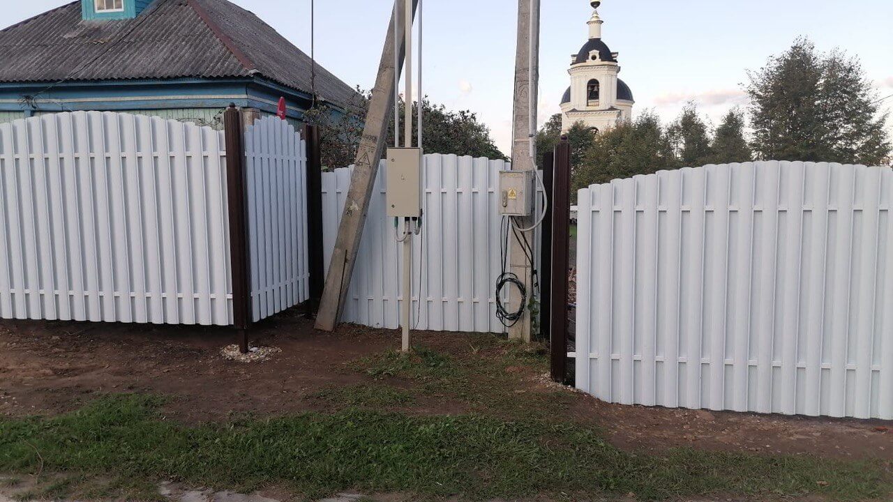 Забор из евроштакетника 24м RAL9003/9003 Белый двухсторонний фото 3 в Калуге