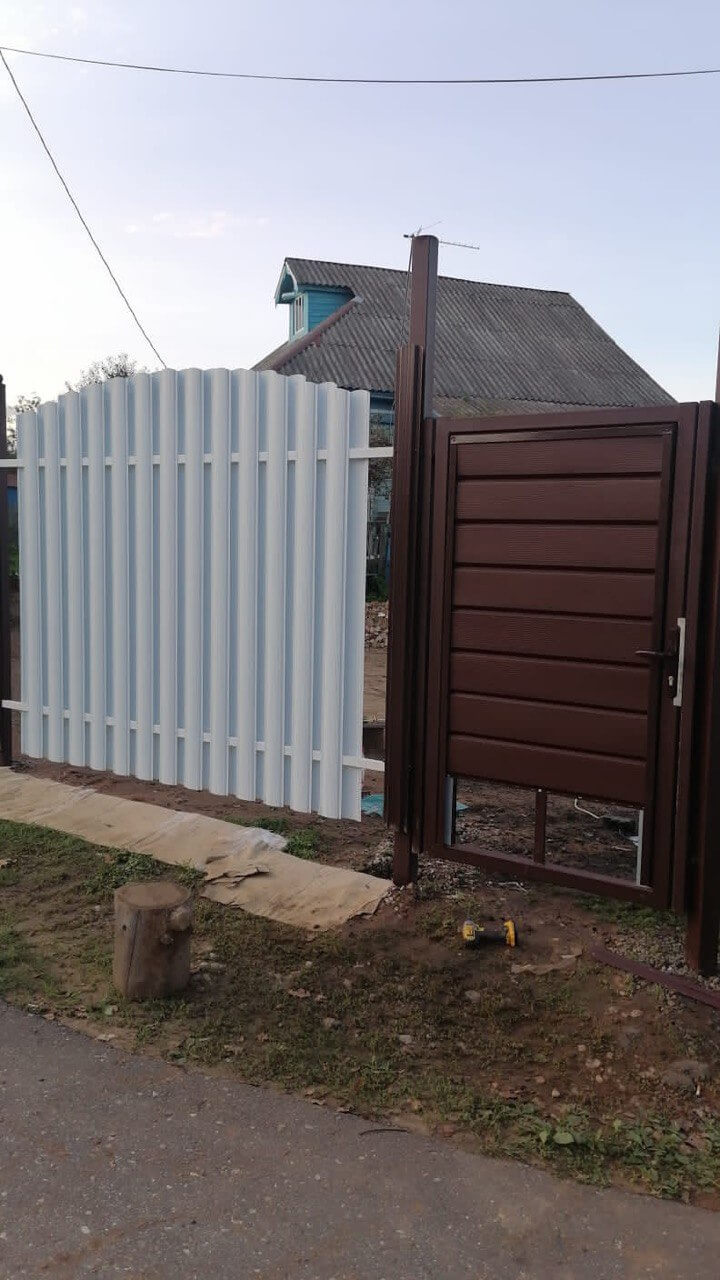 Забор из евроштакетника 24м RAL9003/9003 Белый двухсторонний фото 2 в Калуге