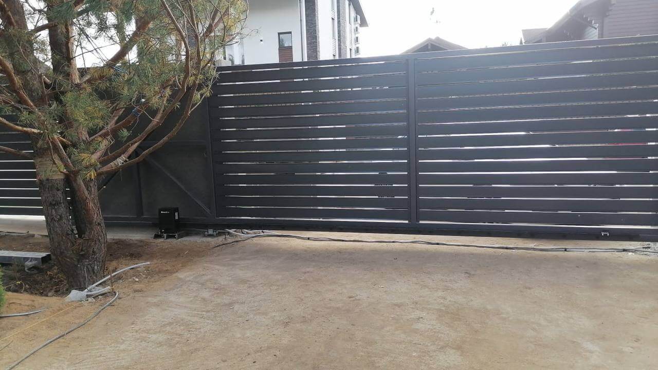 Забор-ранчо из металлопланкена 36м RAL7024 Серый Графит фото 1 в Калуге