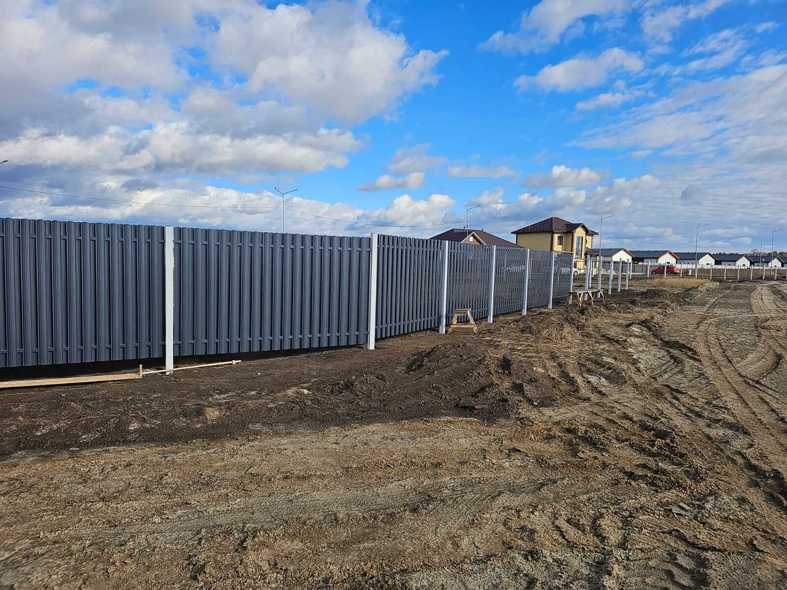 Забор из евроштакетника 234м RAL7024/7024 Серый Графит двусторонний фото 7 в Калуге