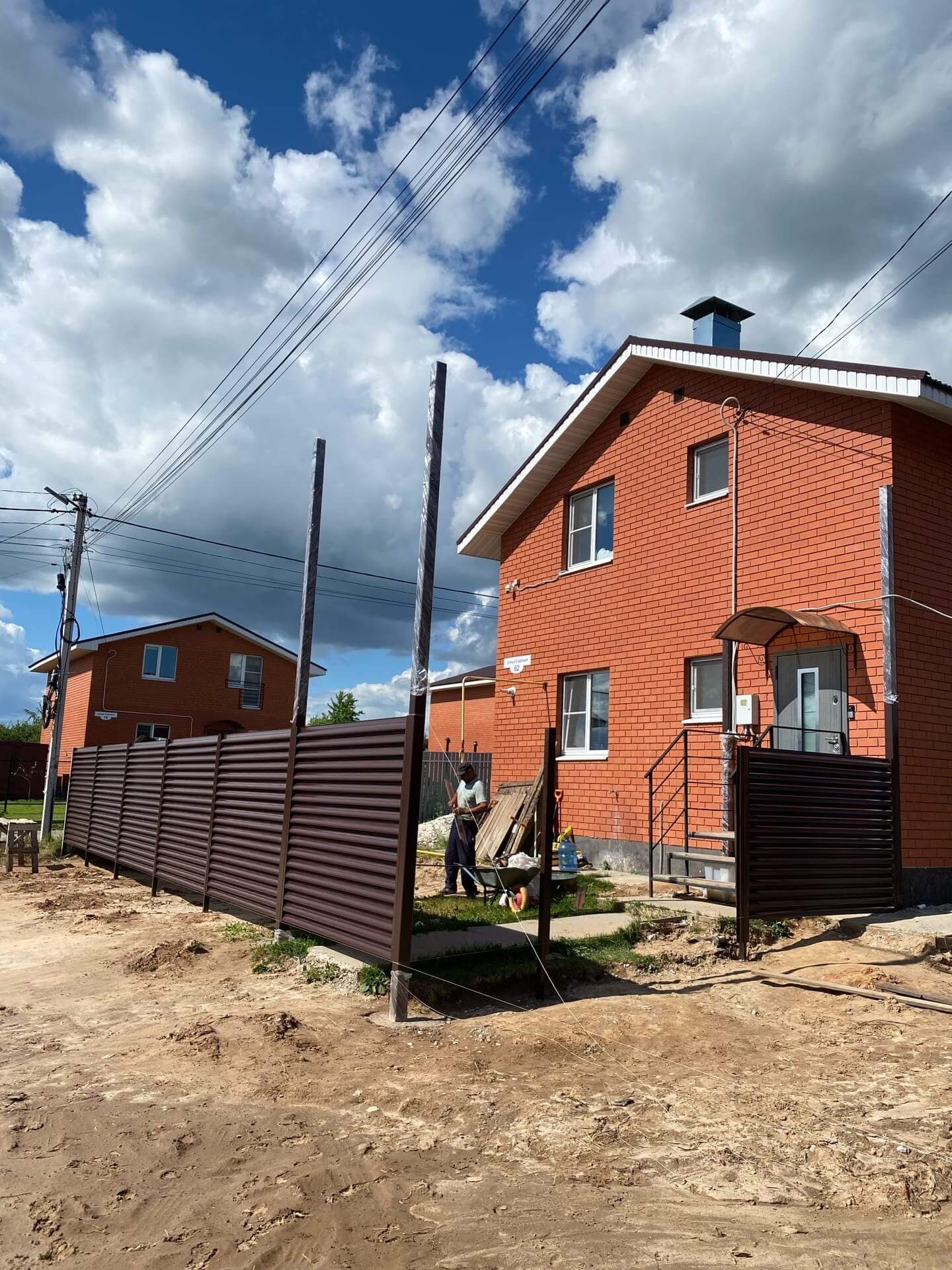 Забор-жалюзи из ламелей еврожалюзи 14м RAL8017 Шоколад фото 1 в Калуге
