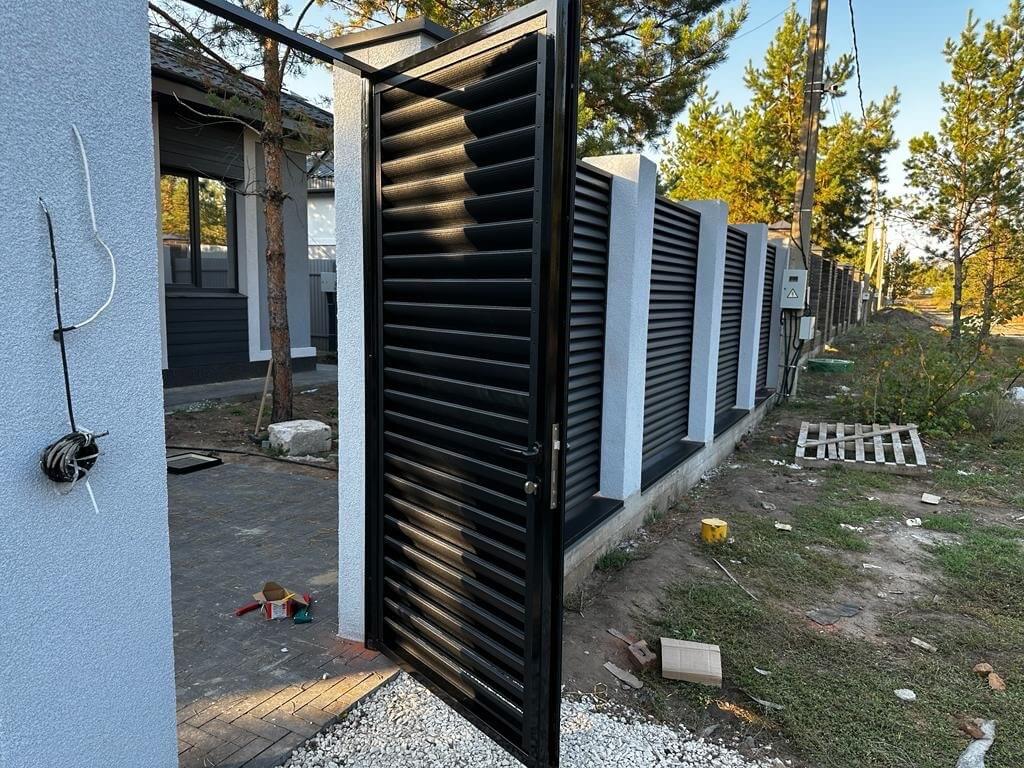 Забор-жалюзи 18м RAL9005/9005 Черный двухсторонний МАТТЕ фото 6 в Калуге