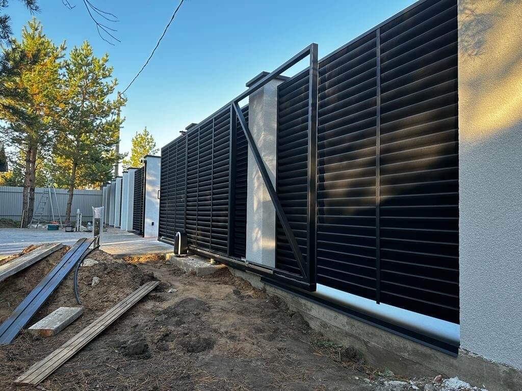 Забор-жалюзи 18м RAL9005/9005 Черный двухсторонний МАТТЕ фото 1 в Калуге