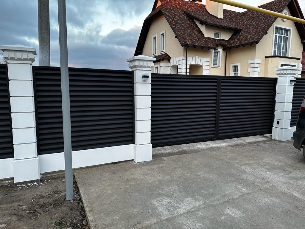 Забор из ламелей Еврожалюзи 35м RAL8019/8019 Темный Шоколад двусторонний MATTE фото 1 в Калуге