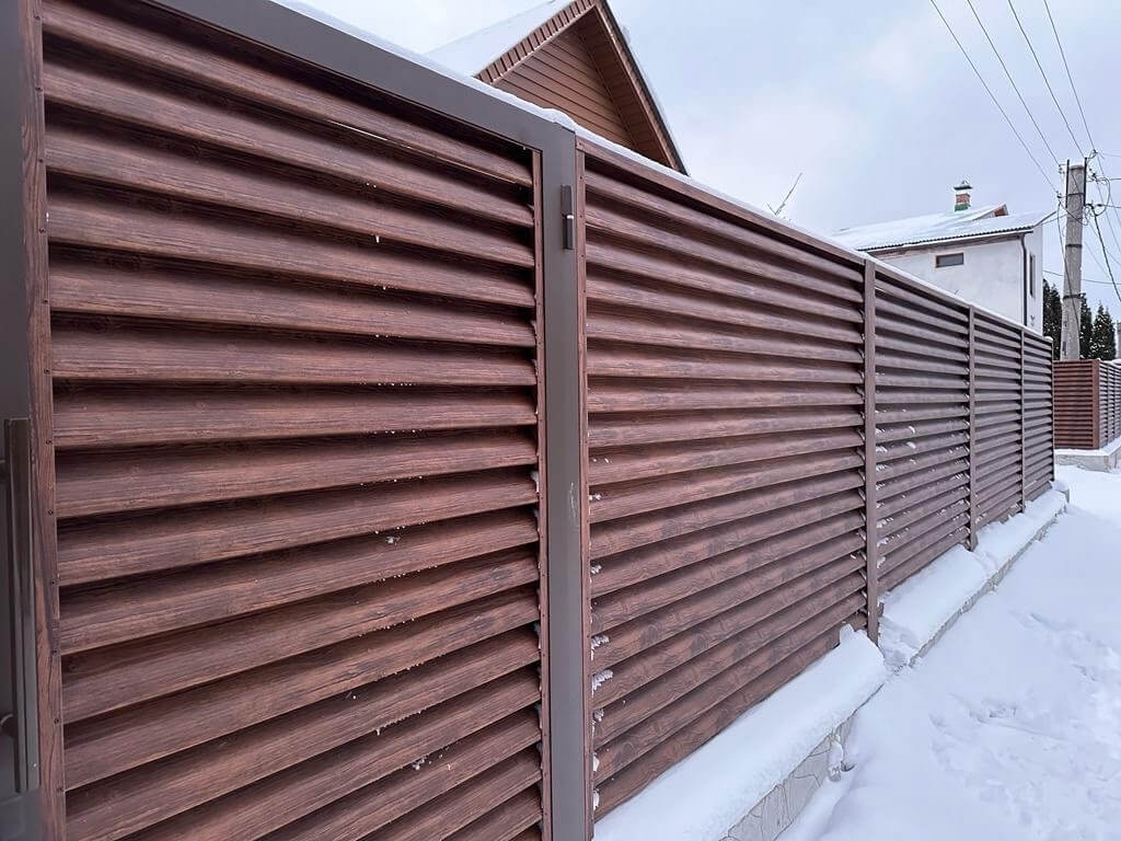 Забор-жалюзи из ламелей еврожалюзи 43м Каштан Printech фото 3 в Калуге