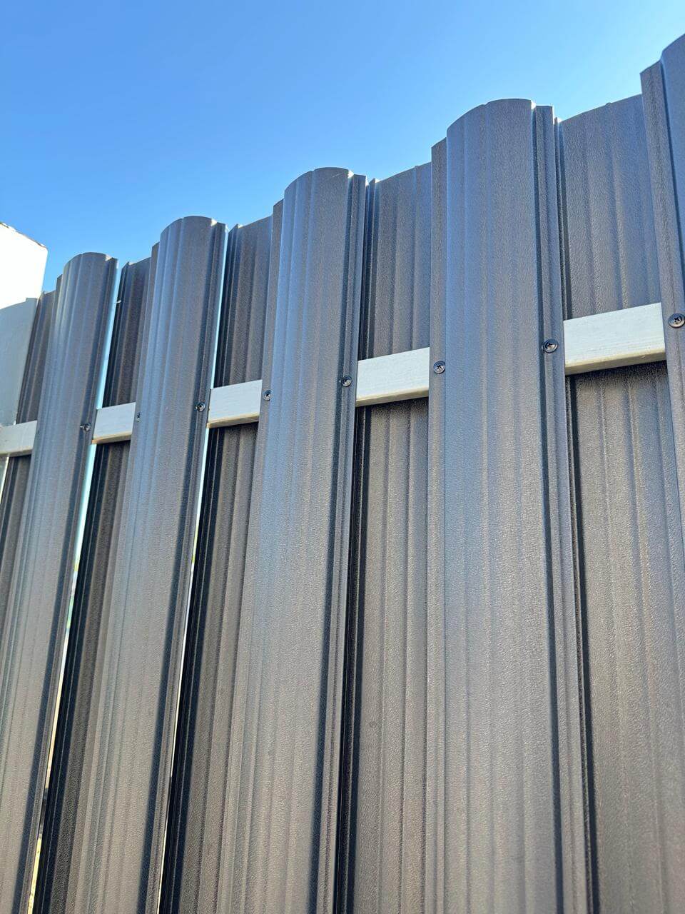 Забор из евроштакетника 34м RAL9005/9005 Черный МАТТЕ двусторонний фото 3 в Калуге