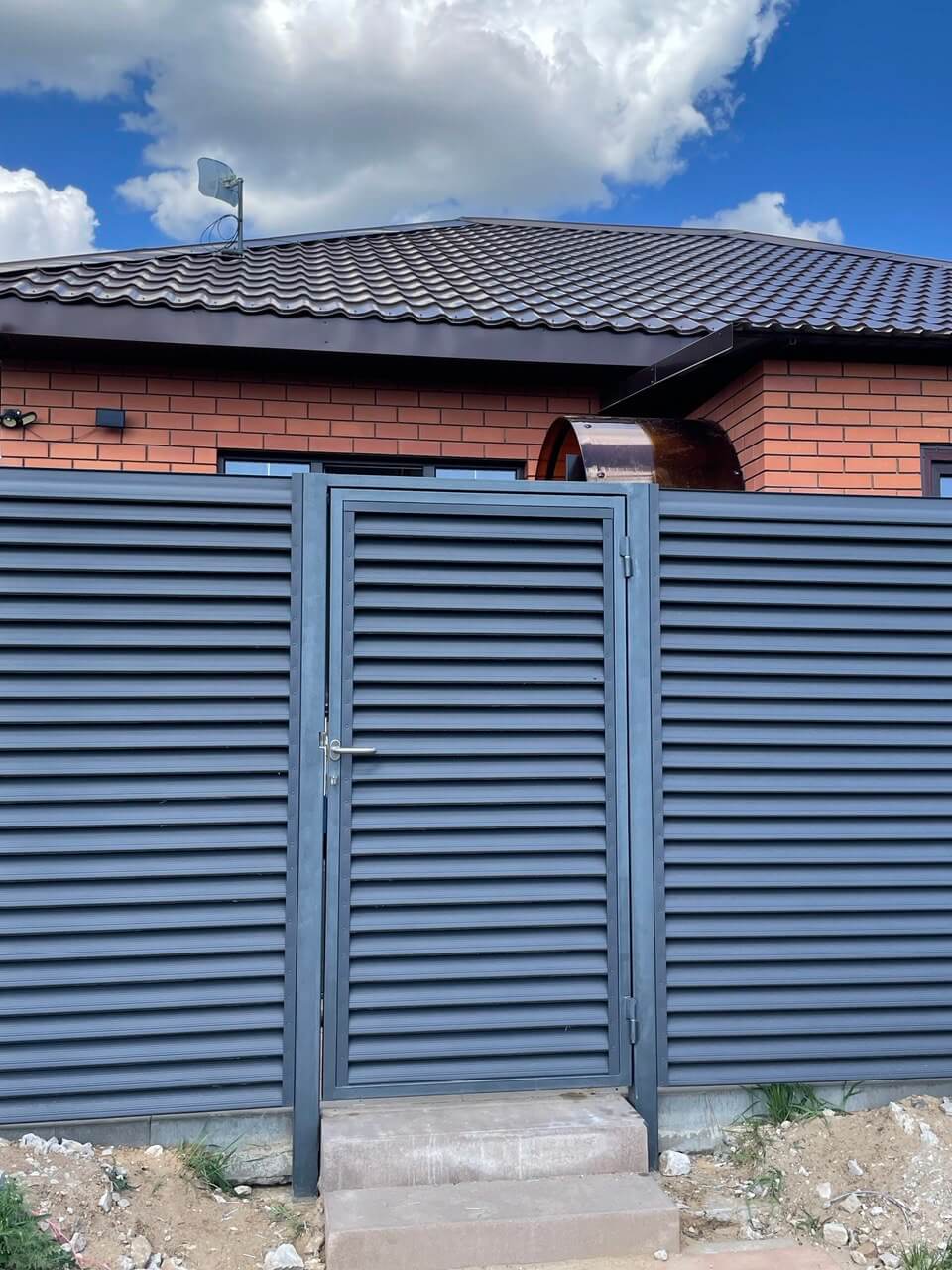 Забор из ламелей еврожалюзи 24м RAL7024 Серый Графит МАТТЕ фото 2 в Калуге