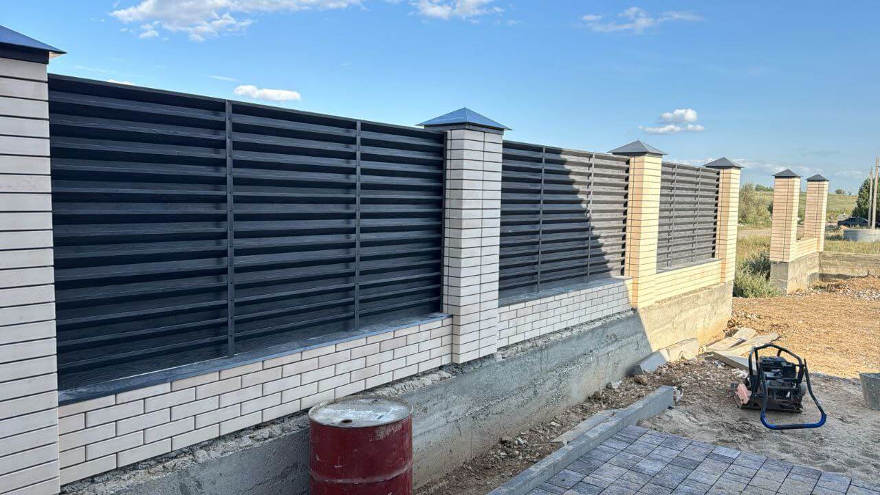 Забор-жалюзи из ламелей Хай-Тек 53м Черное Дерево 3D Принтек фото 1 в Калуге