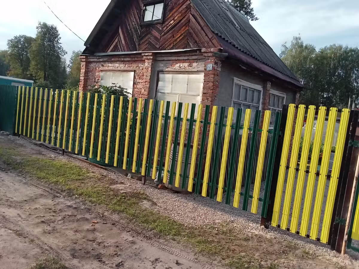 Забор из евроштакетника 13м RAL1018 Желтый фото 1 в Калуге