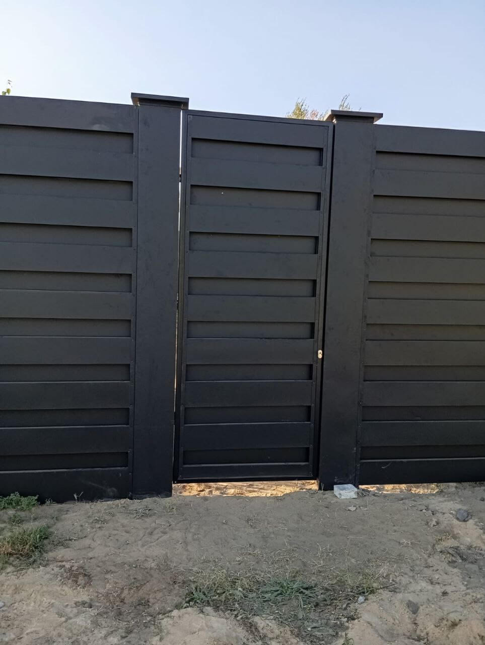 Забор-ранчо из металлопланкена 37м RAL9005 Черный МАТТЕ фото 3 в Калуге