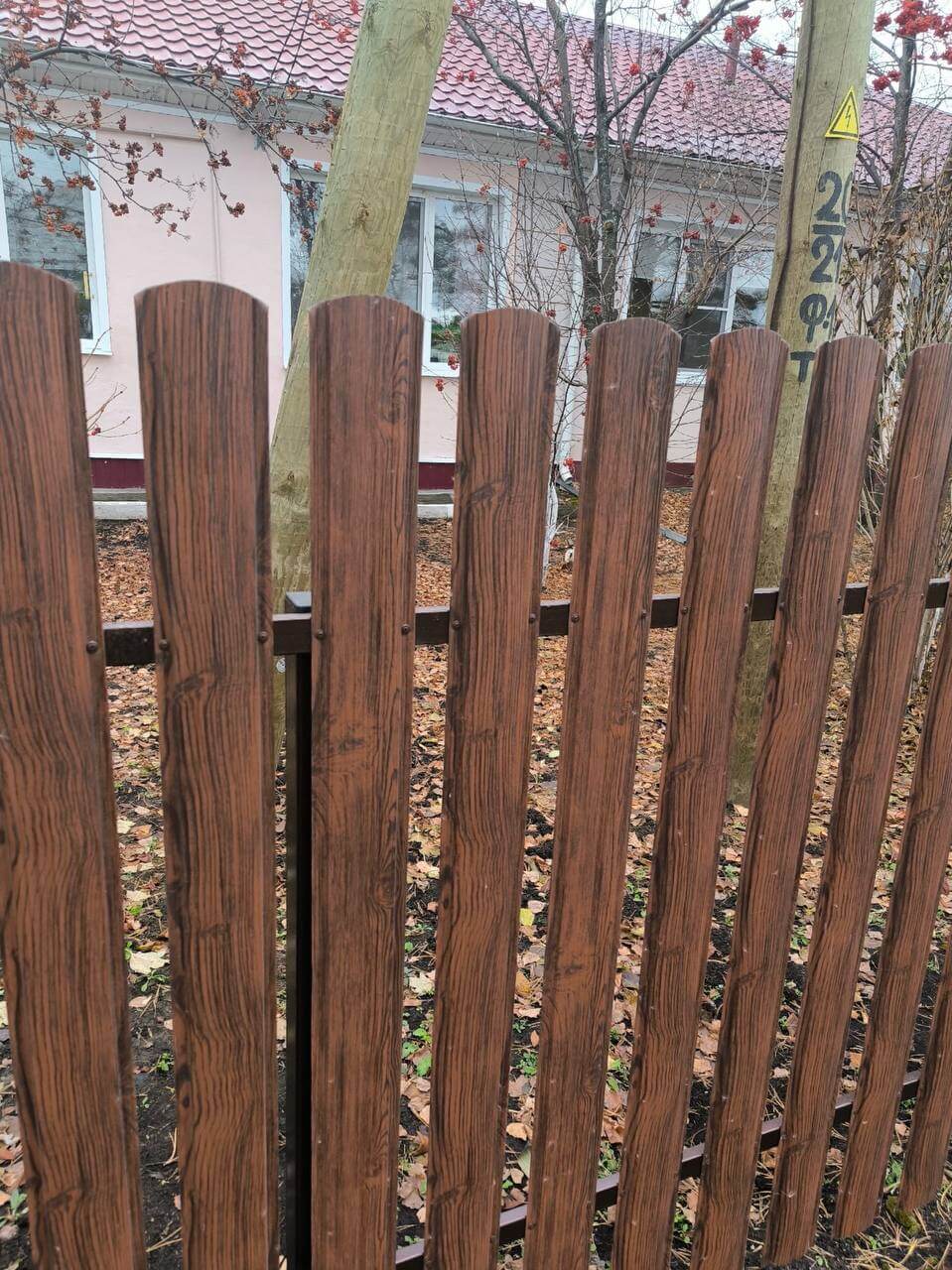 Забор из евроштакетника 12м Античное Дерево Принтек в Калуге