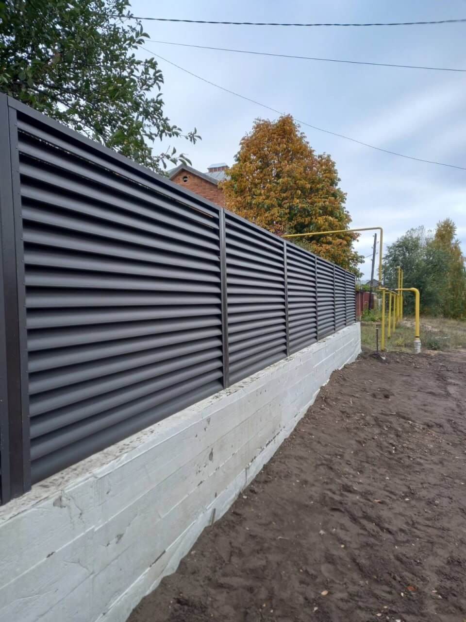 Забор из ламелей еврожалюзи 34м RAL8019/8019 Темный Шоколад двусторонний МАТТЕ в Калуге