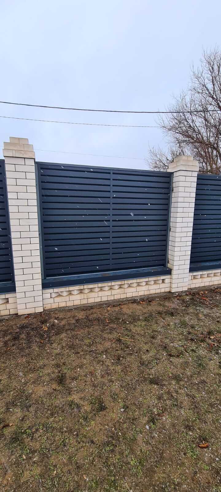 Забор-жалюзи из ламелей Хай-Тек 23м RAL7024/7024 Серый Графит двусторонний МАТТЕ фото 1 в Калуге