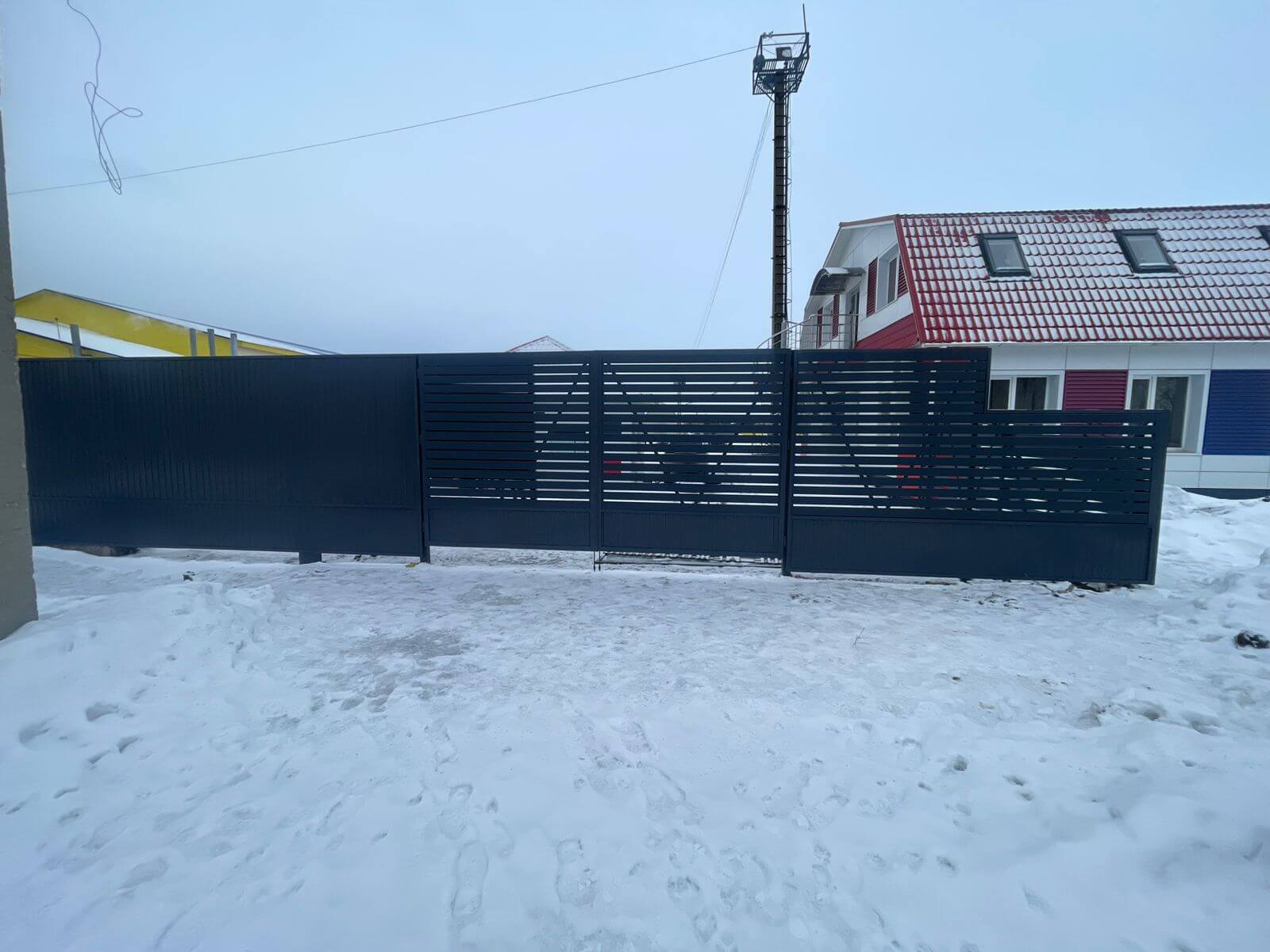 Забор-ранчо из металлического планкена 11м RAL7024 Серый Графит фото 2 в Калуге