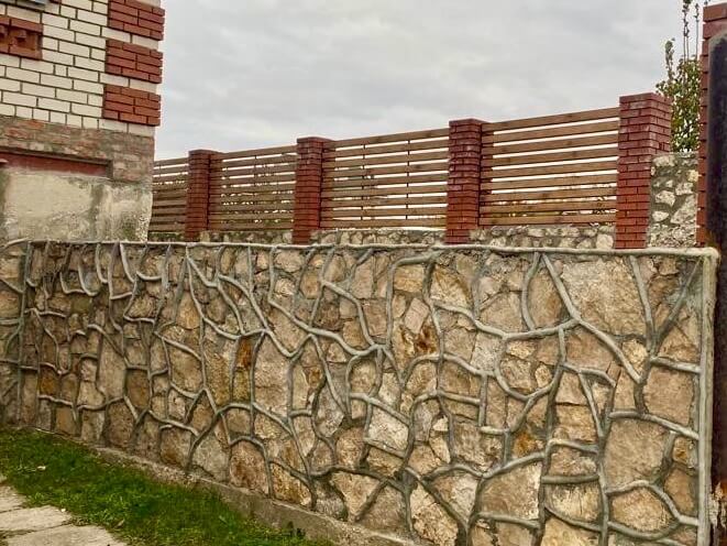 Забор-ранчо из металлопланкена Светлое Дерево Printech фото 1 в Калуге