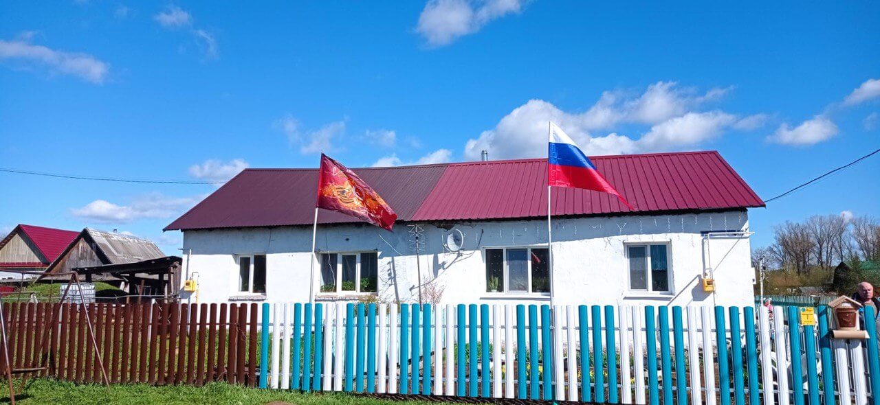 Забор из евроштакетника 16м RAL5021 Морская Волна, RAL9003 Белый в Калуге