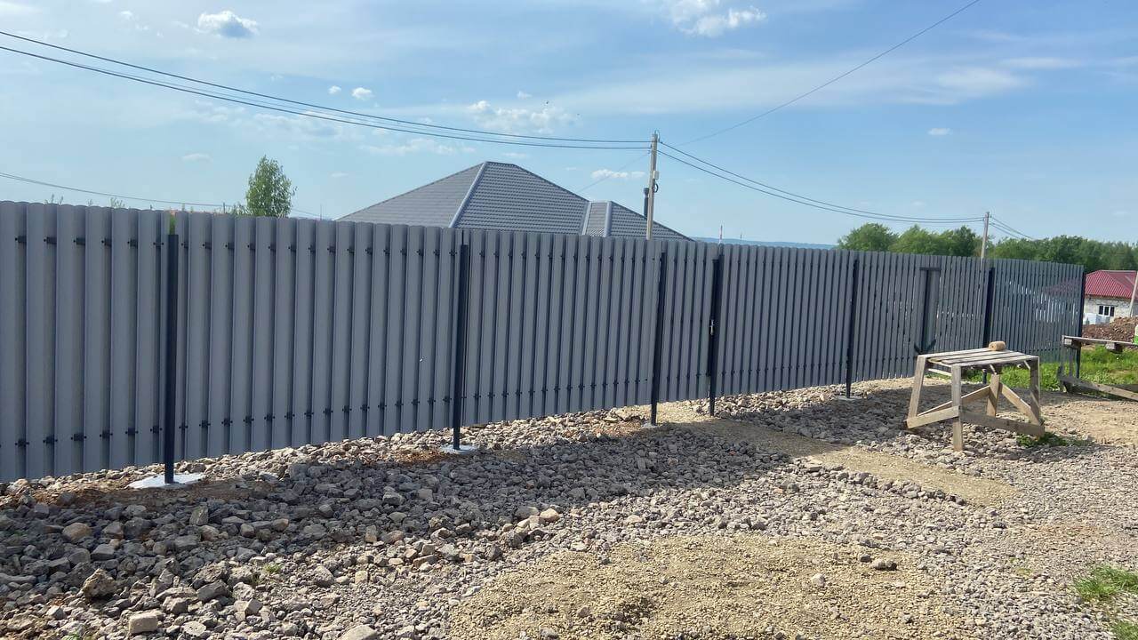 Забор из евроштакетника 16м RAL7024 Серый Графит фото 2 в Калуге
