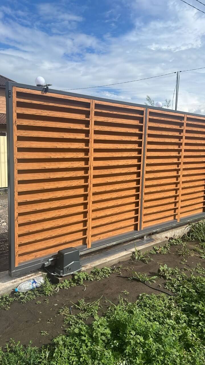 Забор-жалюзи из ламелей Хай-Тек 57м Кипарис 2xPrintech двусторонний фото 1 в Калуге