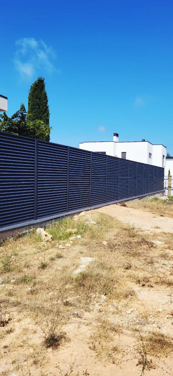 Забор-жалюзи 65м RAL7024/7024 Серый Графит МАТТЕ двусторонний фото 6 в Калуге