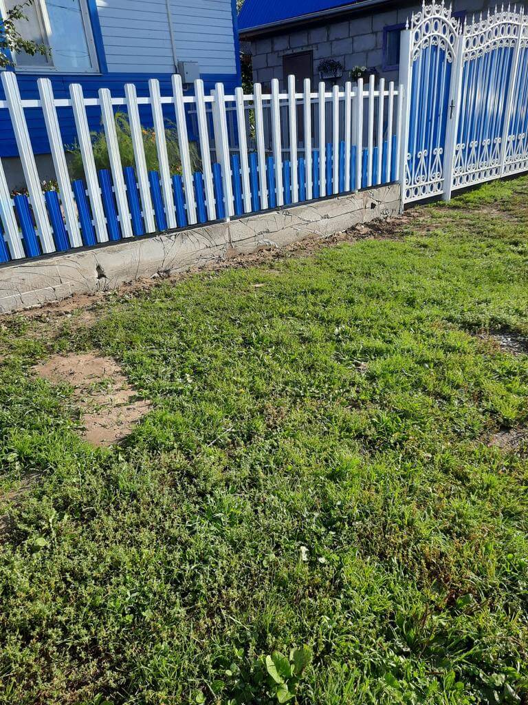 Забор из евроштакетника 14м RAL9003 Белый, RAL5005 Синий Сигнал фото 3 в Калуге