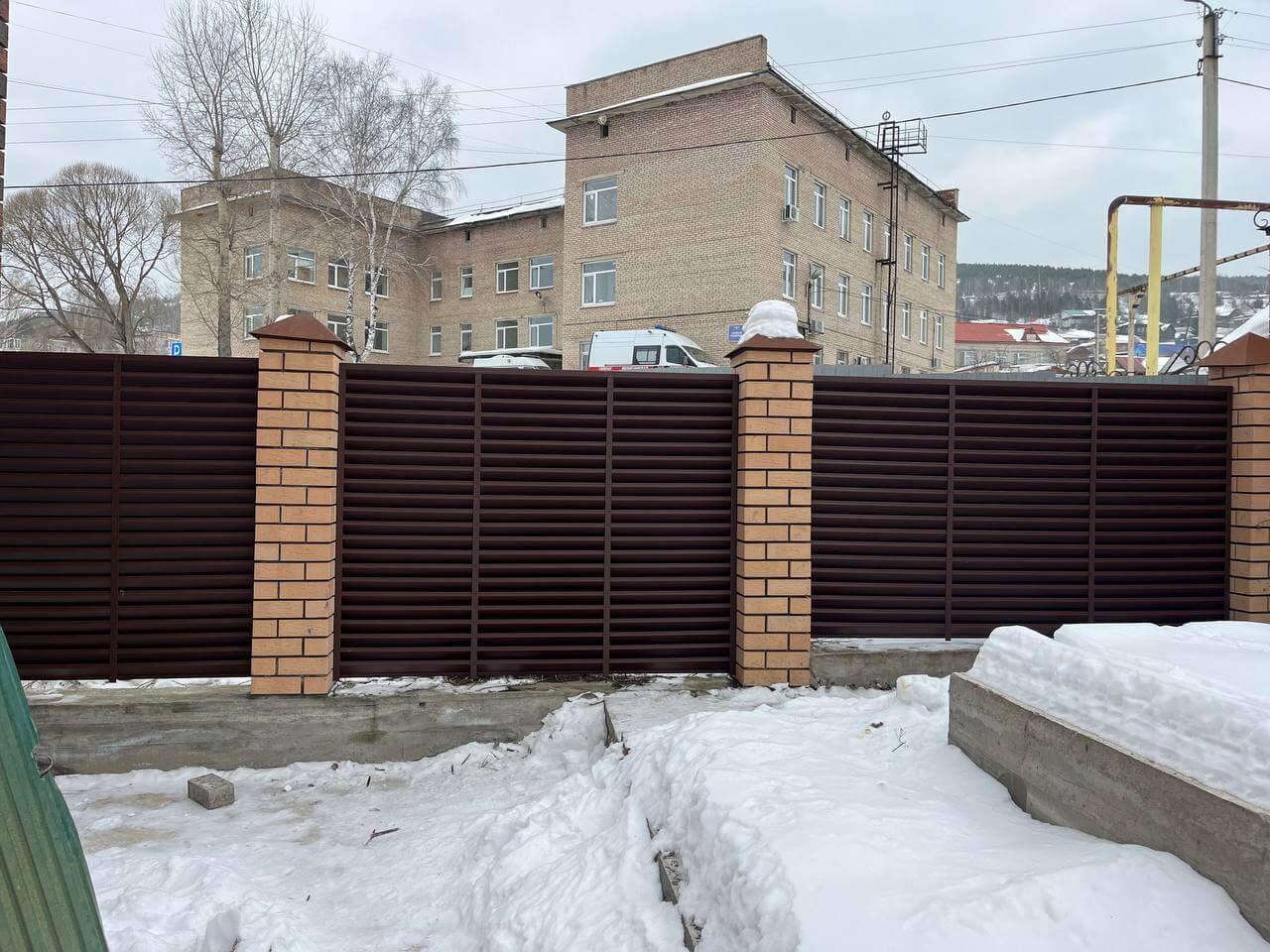 Забор-жалюзи из ламелей ЭКО-Z 87м RAL8017/8017 Шоколад двусторонний МАТТЕ фото 16 в Калуге