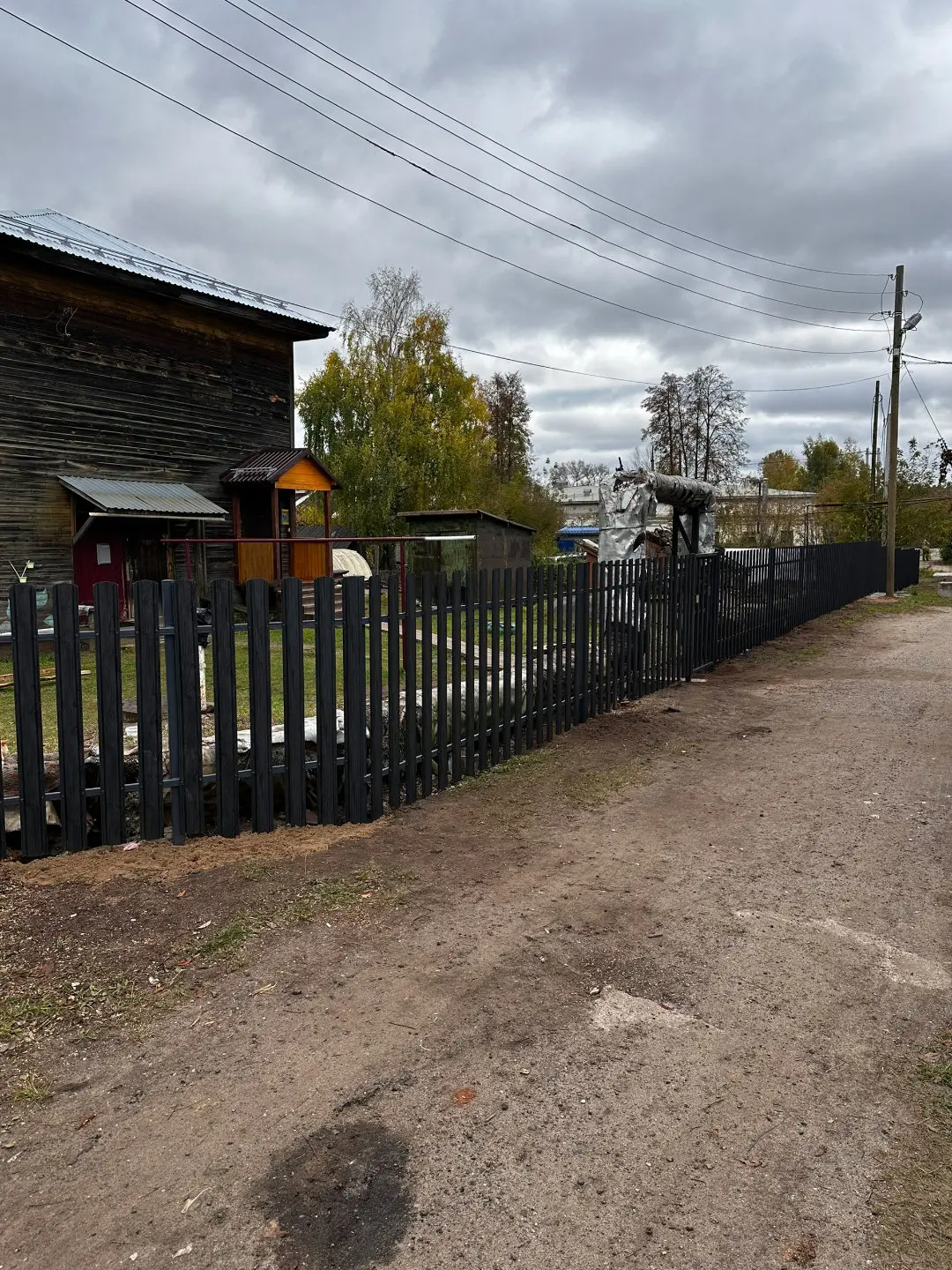 Забор из евроштакетника 63м Черное Дерево 3D Принтек фото 3 в Калуге
