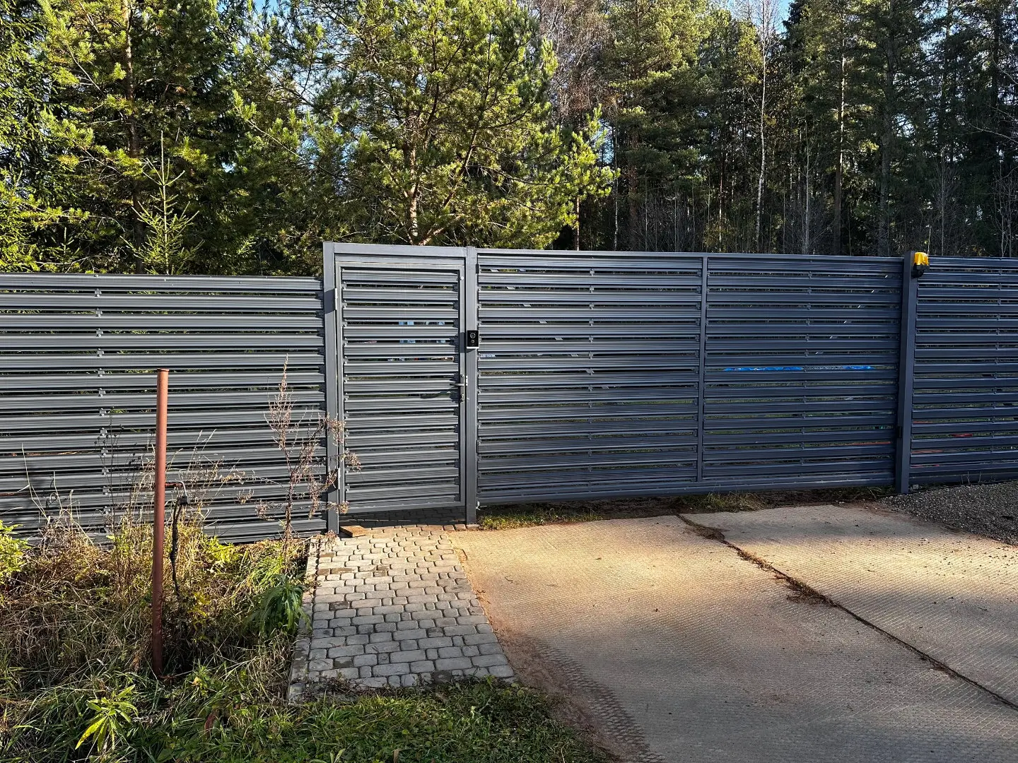Забор-ранчо из евроштакетника 10м RAL7024 Серый Графит в Калуге