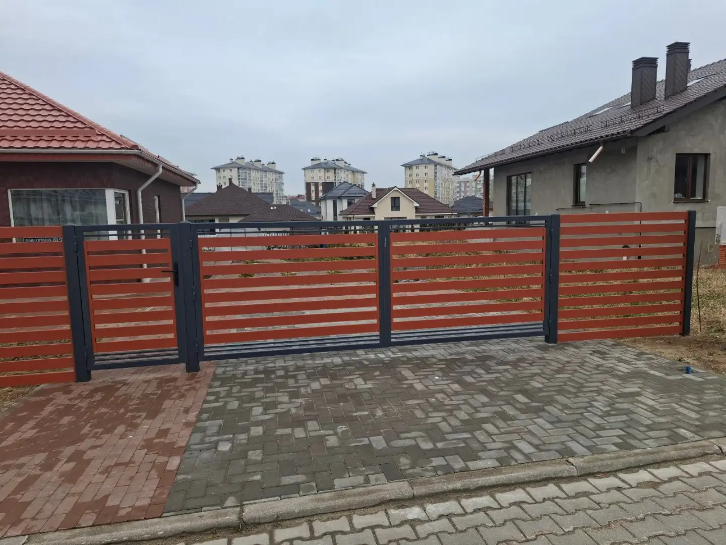 Забор-ранчо из металлопланкена 18м RAL8004 Терракотовый фото 2 в Калуге